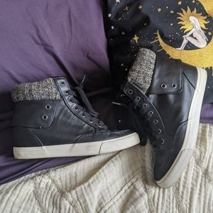 Elevated heel sneakers